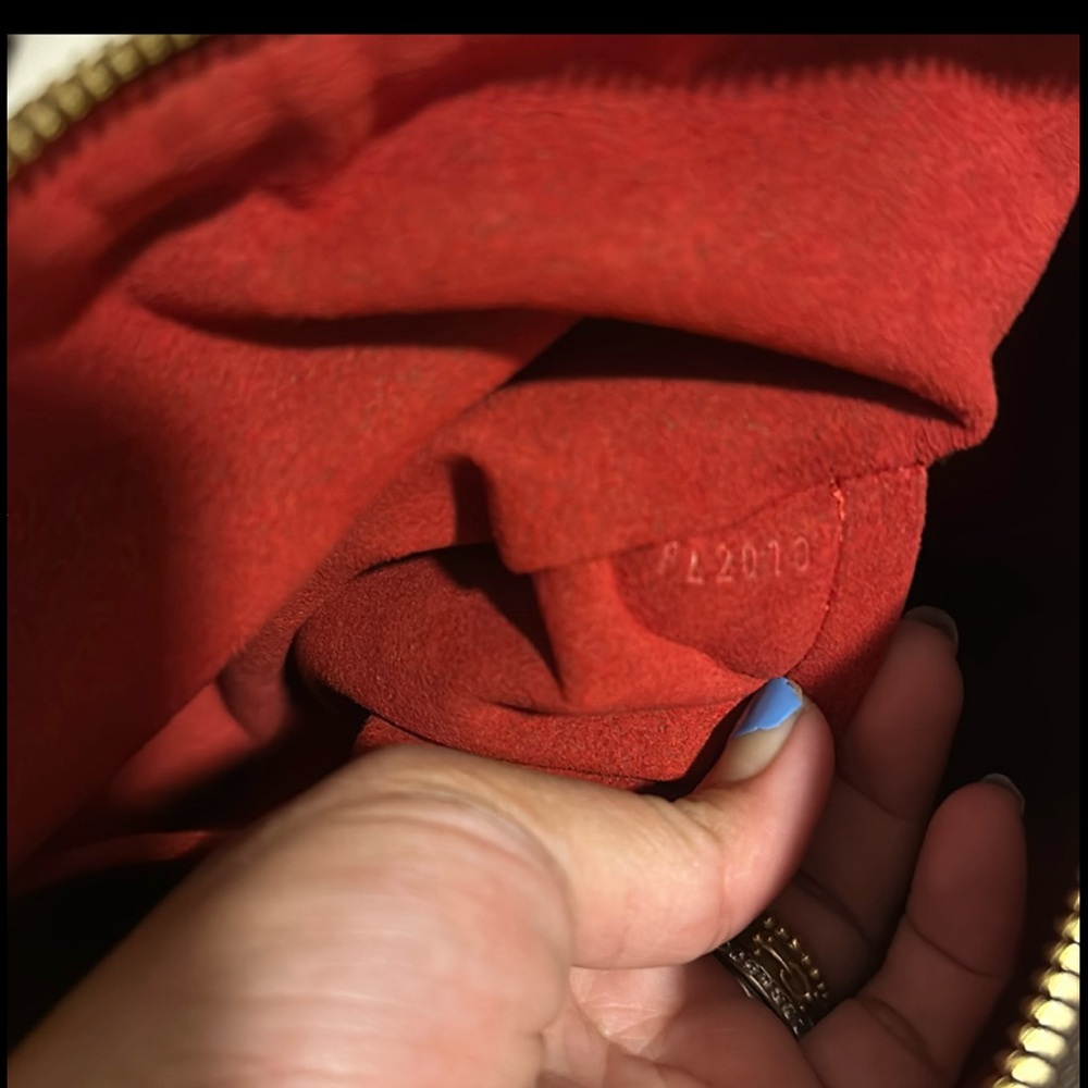 Louis Vuitton Berkeley - Picture 11 of 16